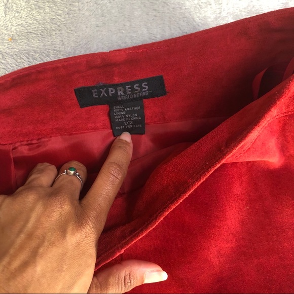 Express red suede mini skirt - Picture 2 of 5
